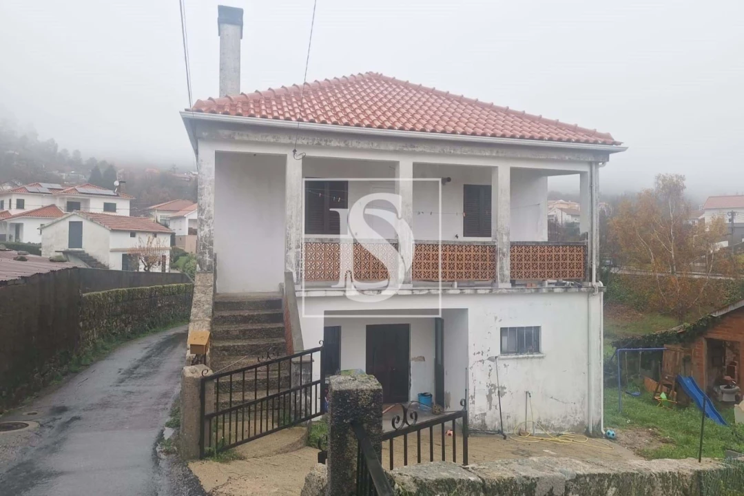 Moradia T3 para Venda em Guardão Foto 1