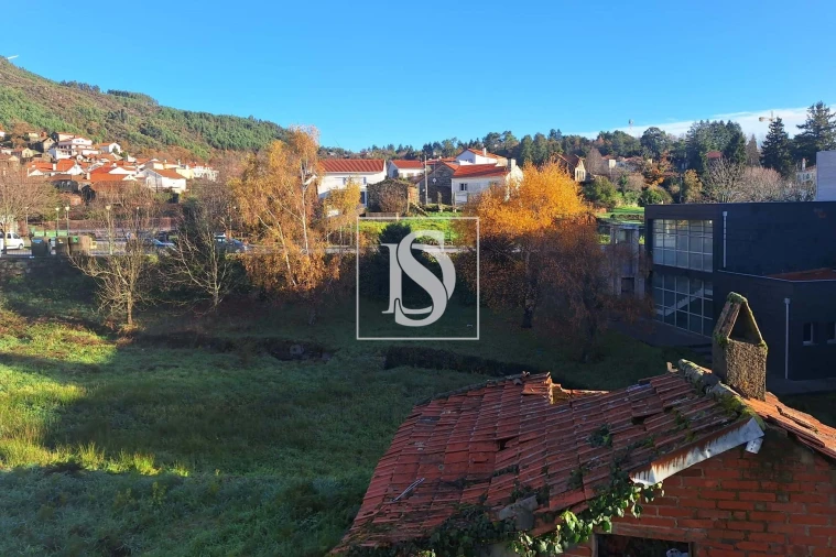 Moradia T3 para Venda em Guardão Foto 17