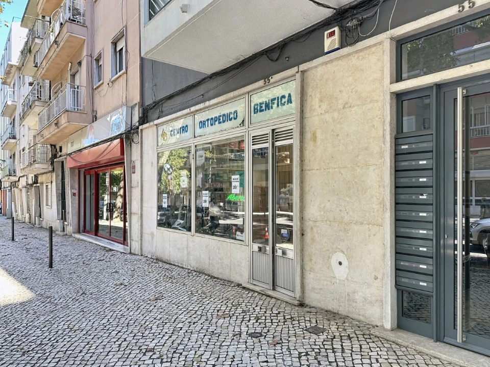 Loja para Arrendamento em Benfica Foto 6