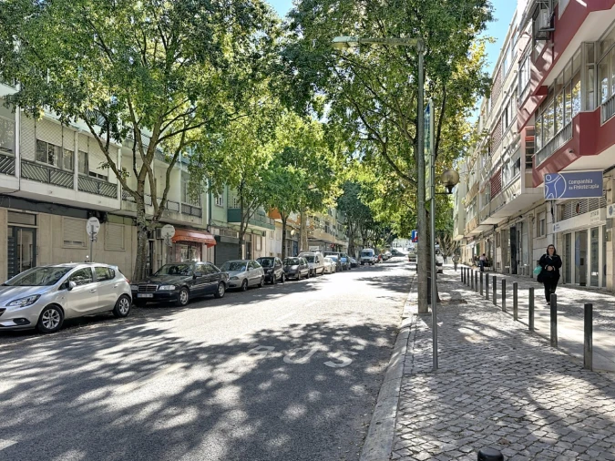 Loja para Arrendamento em Benfica Foto 9