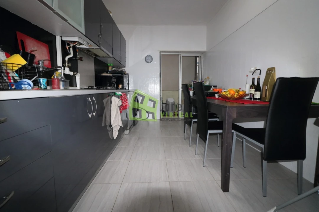 Apartamento T3 para Venda em Laranjeiro e Feijó Foto 2