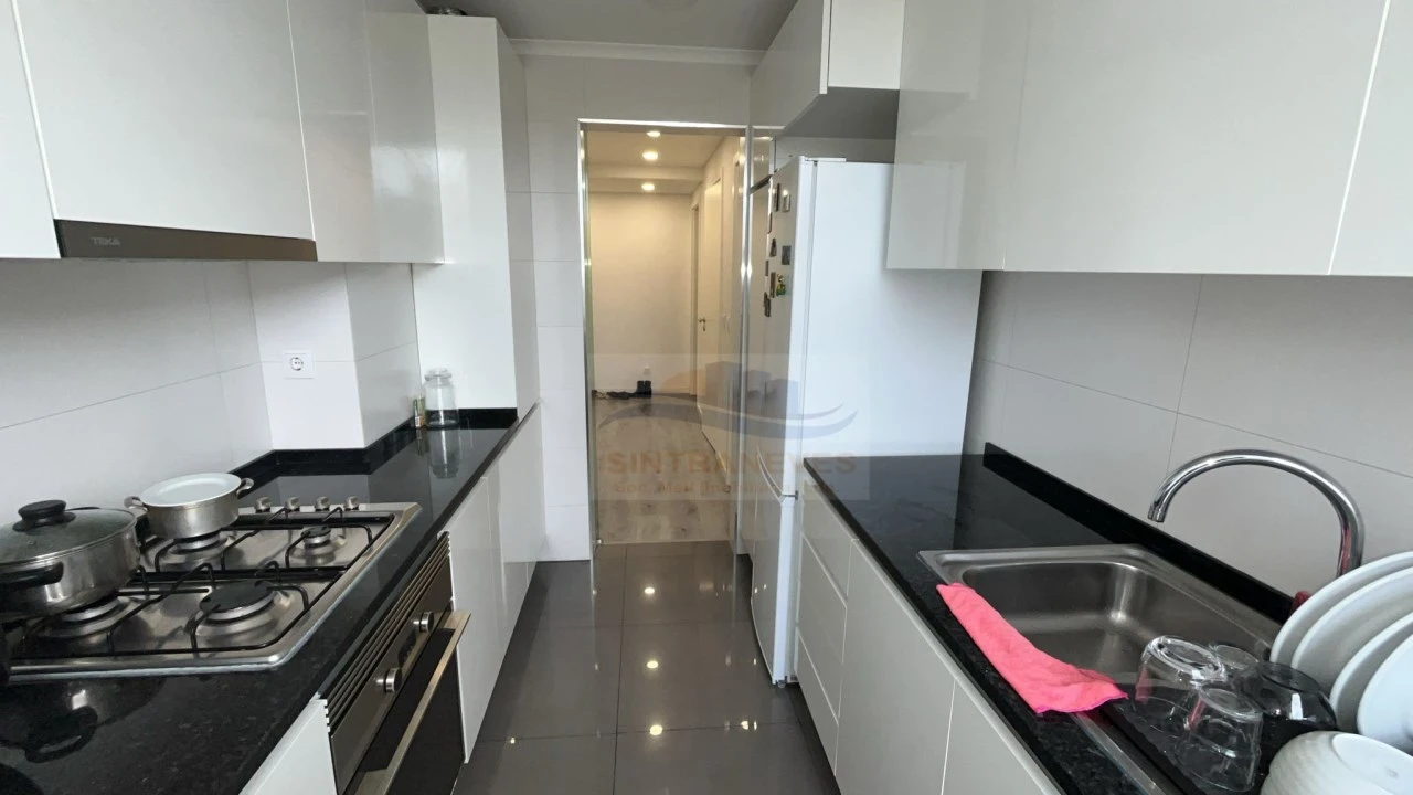 Apartamento T2 para Venda em Águas Livres Foto 4