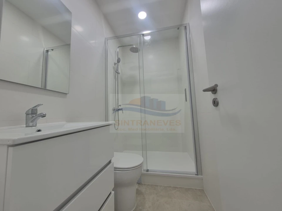 Apartamento T2 para Venda em Almada, Cova da Piedade, Pragal e Cacilhas Foto 3