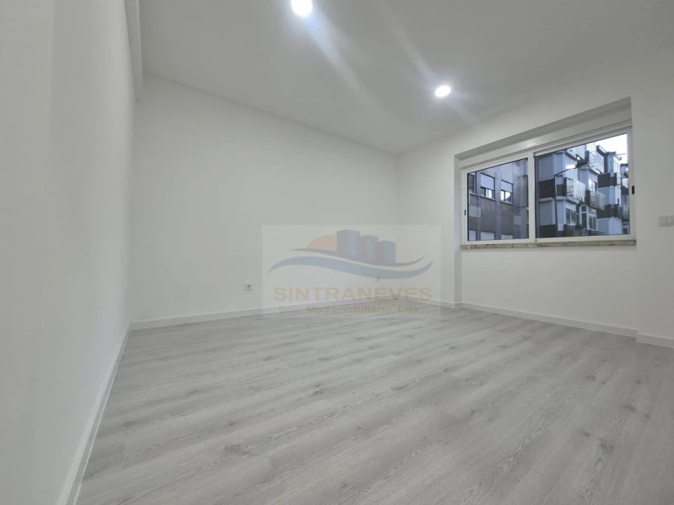 Apartamento T2 para Venda em Almada, Cova da Piedade, Pragal e Cacilhas Foto 4