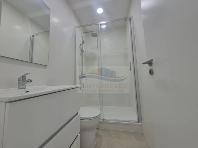 Apartamento T2 para Venda em Almada, Cova da Piedade, Pragal e Cacilhas Foto 3