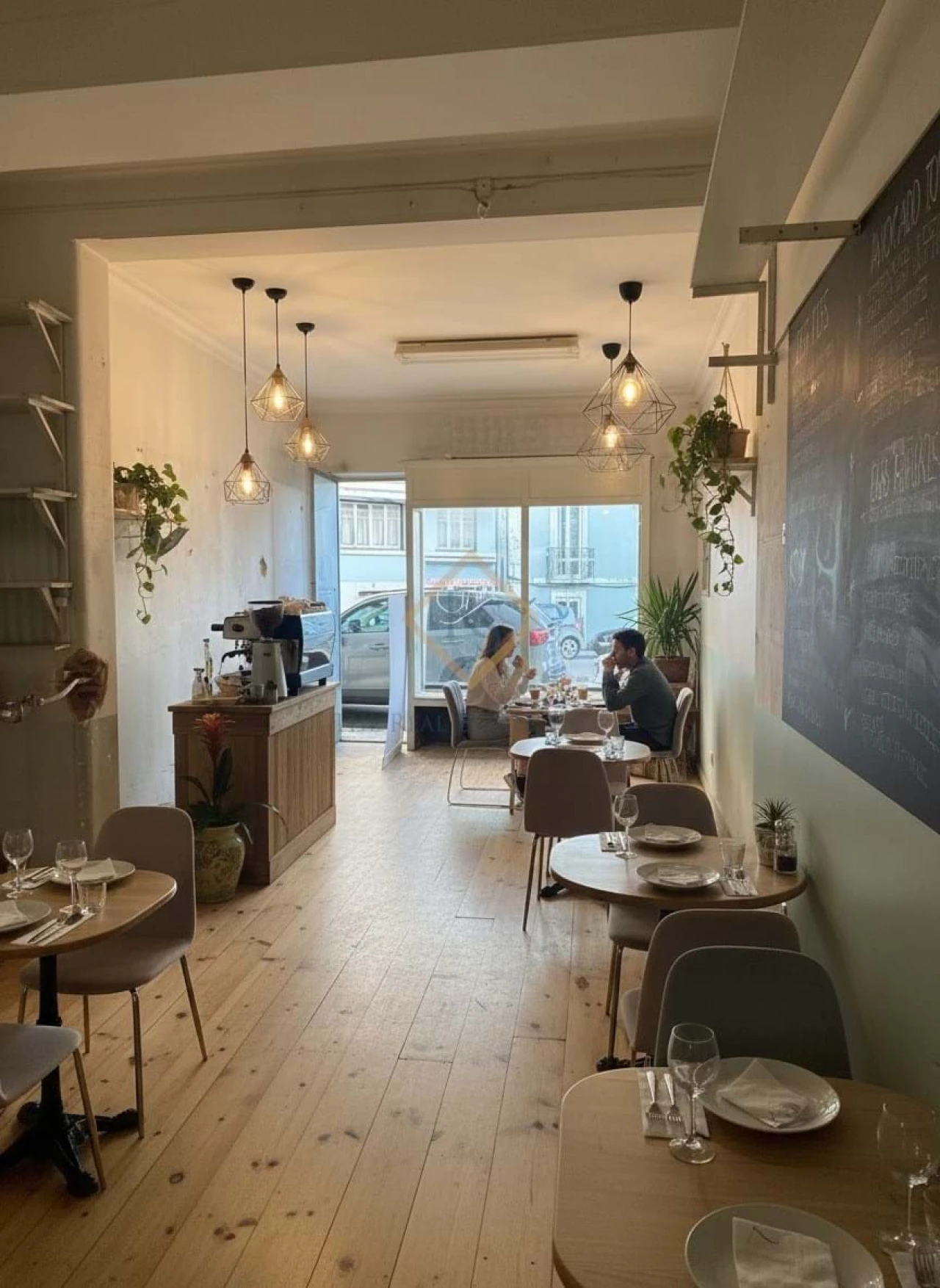 Negócio para Arrendamento em Santo António Foto 2