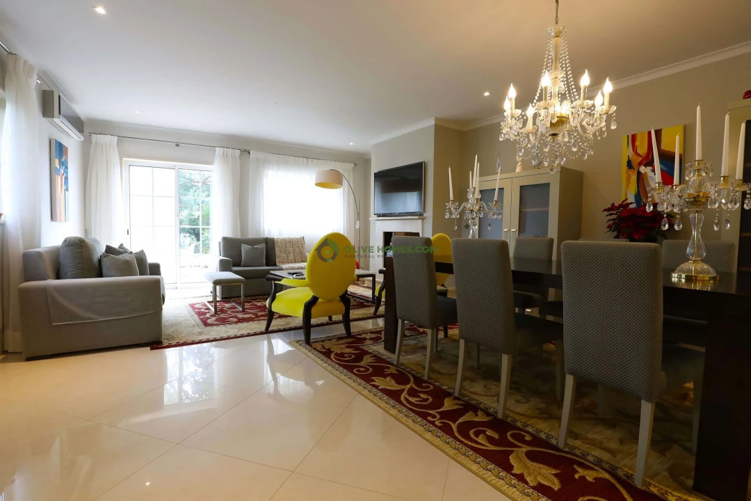 Moradia T4 para Venda em Quarteira Foto 6