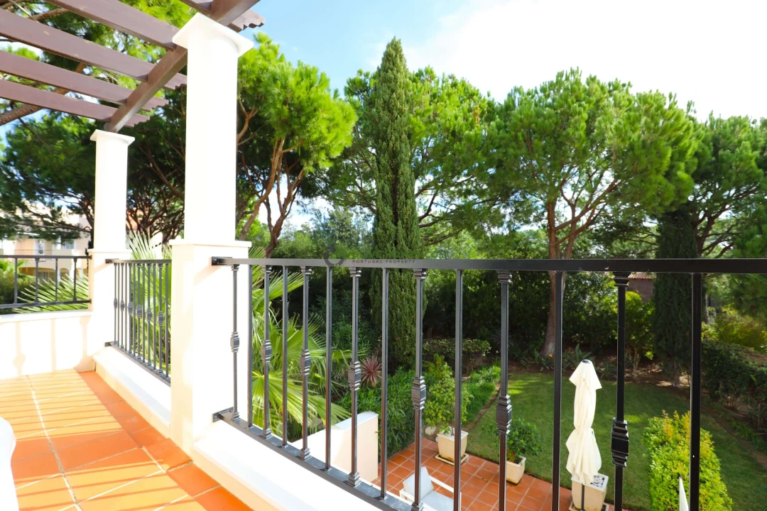 Moradia T4 para Venda em Quarteira Foto 43