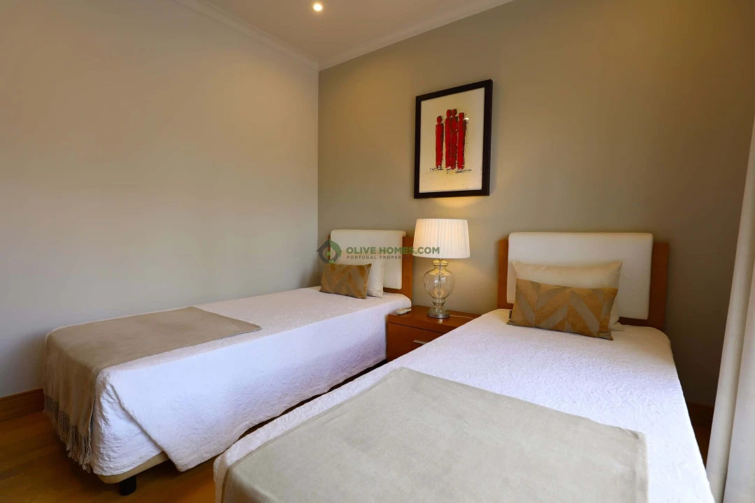 Moradia T4 para Venda em Quarteira Foto 33