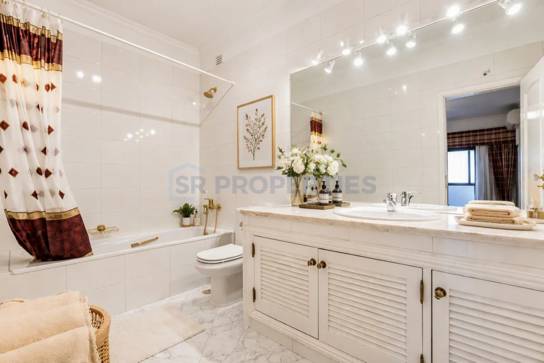 Apartamento T3 para Venda em Quarteira Foto 47