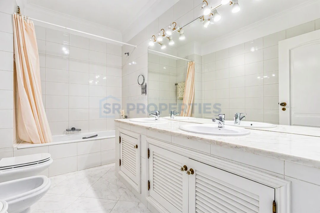 Apartamento T3 para Venda em Quarteira Foto 43