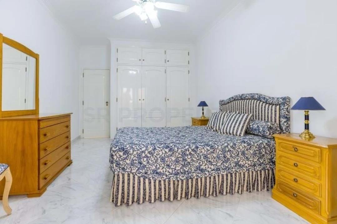 Apartamento T3 para Venda em Quarteira Foto 23