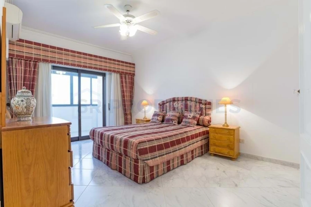 Apartamento T3 para Venda em Quarteira Foto 31