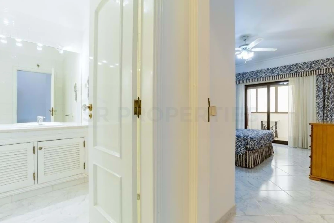 Apartamento T3 para Venda em Quarteira Foto 17