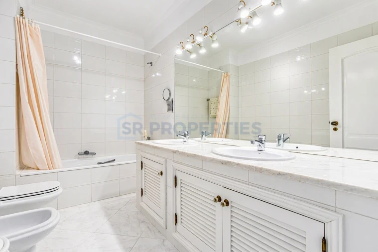 Apartamento T3 para Venda em Quarteira Foto 43