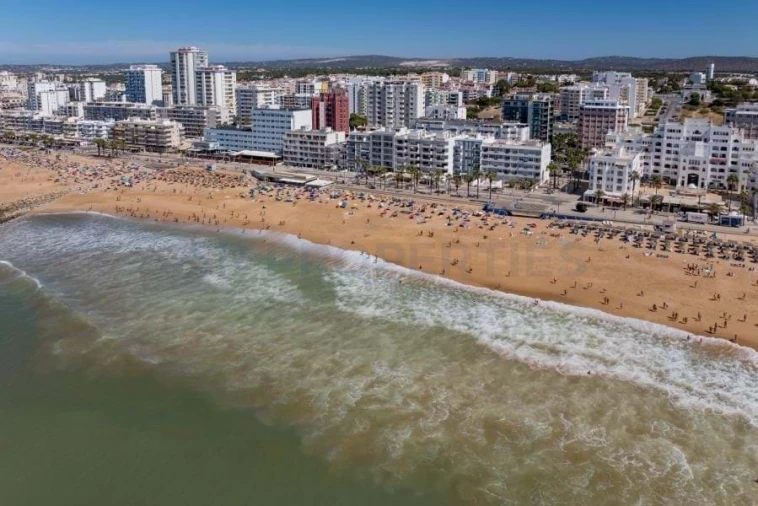 Apartamento T3 para Venda em Quarteira Foto 40