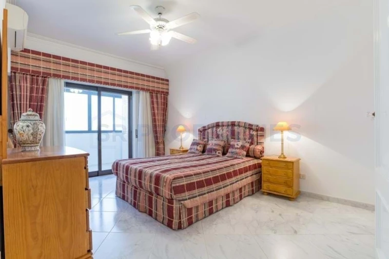 Apartamento T3 para Venda em Quarteira Foto 31