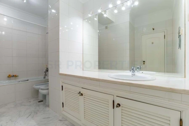 Apartamento T3 para Venda em Quarteira Foto 18