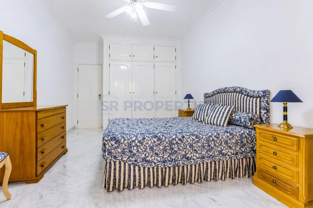 Apartamento T3 para Venda em Quarteira Foto 33