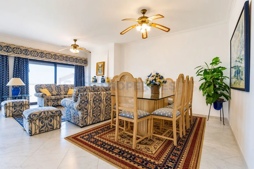 Apartamento T3 para Venda em Quarteira Foto 4