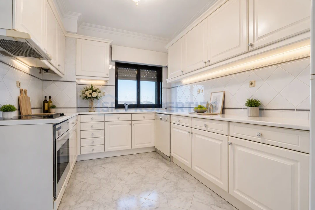Apartamento T3 para Venda em Quarteira Foto 6