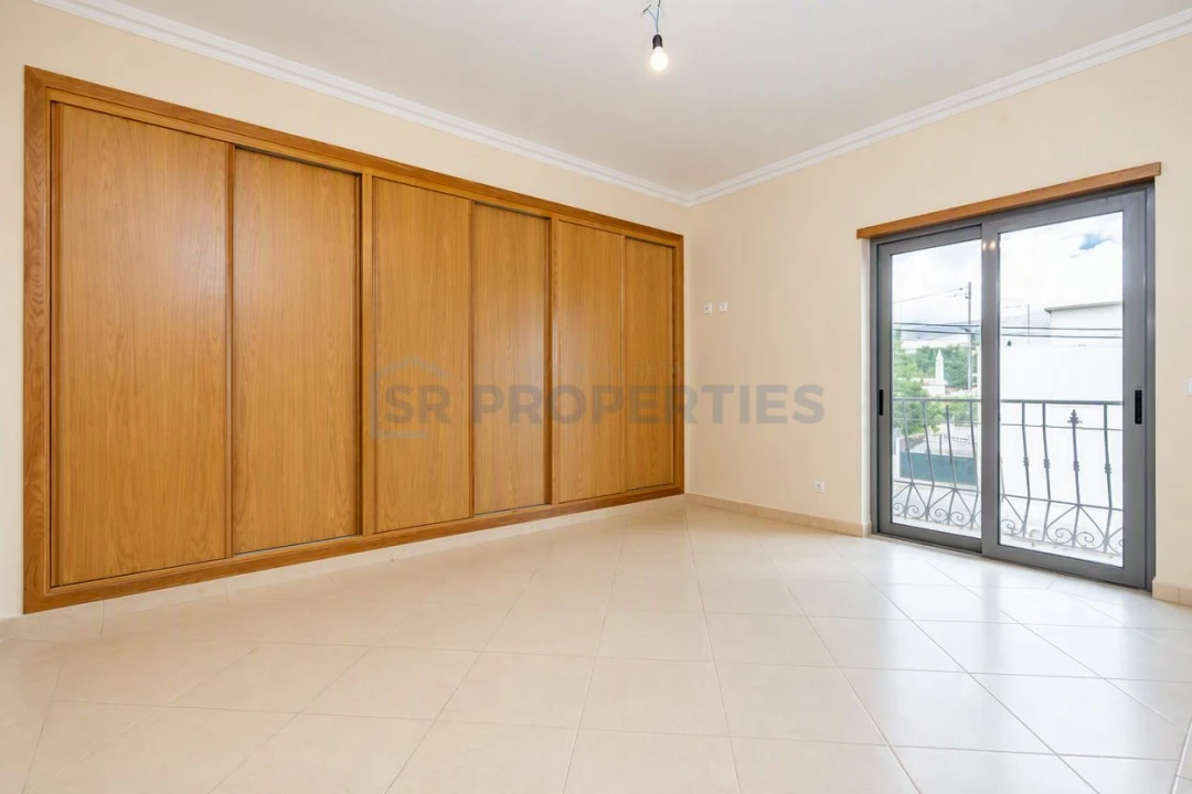Moradia T4 para Venda em Loule (São Sebastião) Foto 43
