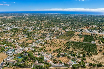 Moradia T4 para Venda em Loule (São Sebastião)