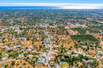 Moradia T4 para Venda em Loule (São Sebastião)