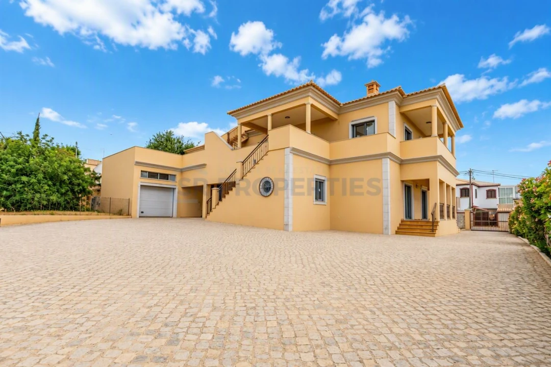 Moradia T4 para Venda em Loule (São Sebastião) Foto 57