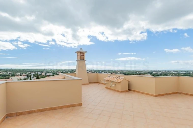 Moradia T6 para Venda em Loule (São Sebastião) Foto 21