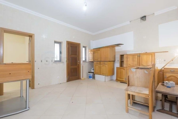 Moradia T6 para Venda em Loule (São Sebastião) Foto 7