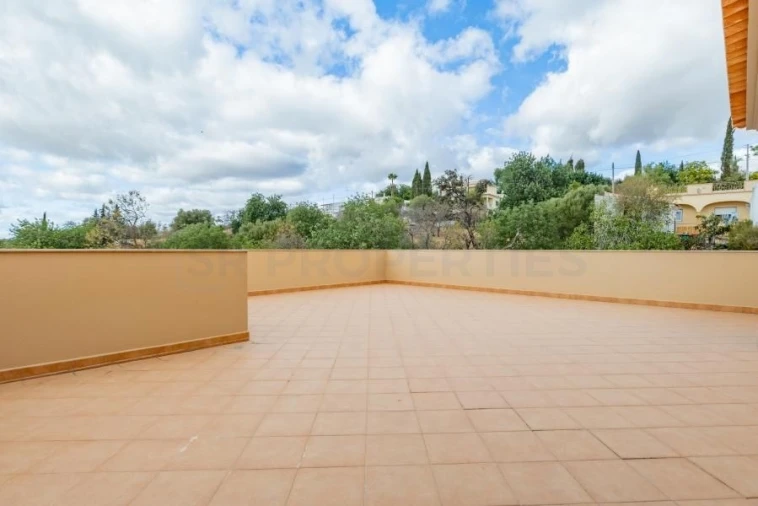 Moradia T6 para Venda em Loule (São Sebastião) Foto 19