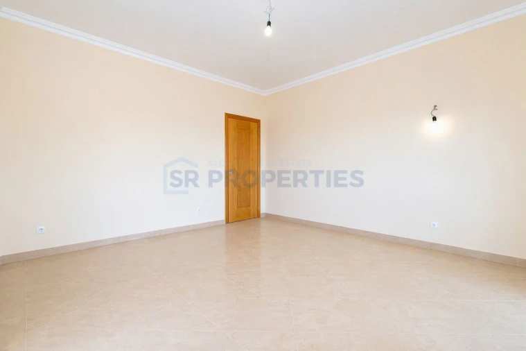 Moradia T4 para Venda em Loule (São Sebastião) Foto 31