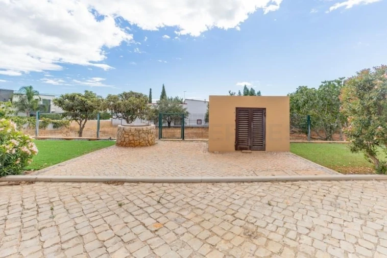 Moradia T6 para Venda em Loule (São Sebastião) Foto 31