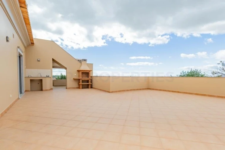 Moradia T6 para Venda em Loule (São Sebastião) Foto 20