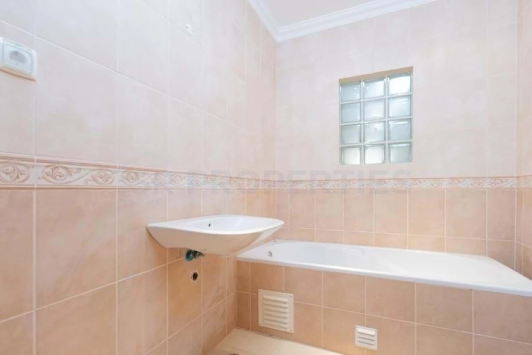 Moradia T6 para Venda em Loule (São Sebastião) Foto 6