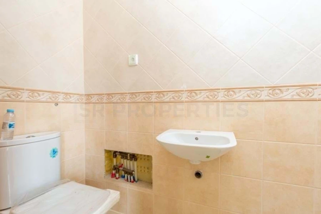 Moradia T6 para Venda em Loule (São Sebastião) Foto 24