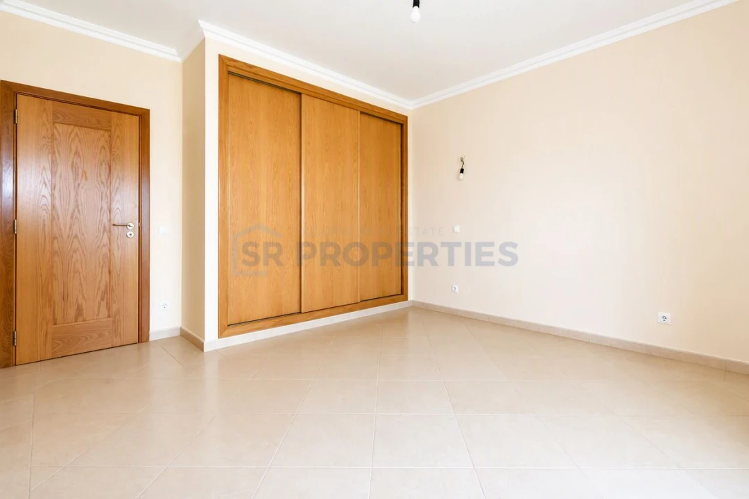 Moradia T4 para Venda em Loule (São Sebastião) Foto 55