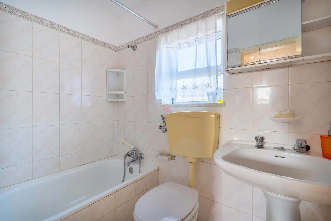 Moradia T5 para Venda em Lagos (São Sebastião e Santa Maria) Foto 17