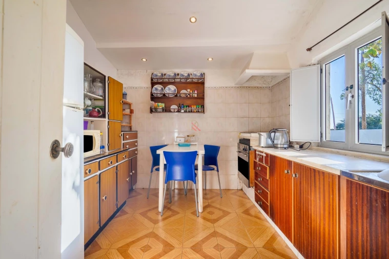 Moradia T5 para Venda em Lagos (São Sebastião e Santa Maria) Foto 9