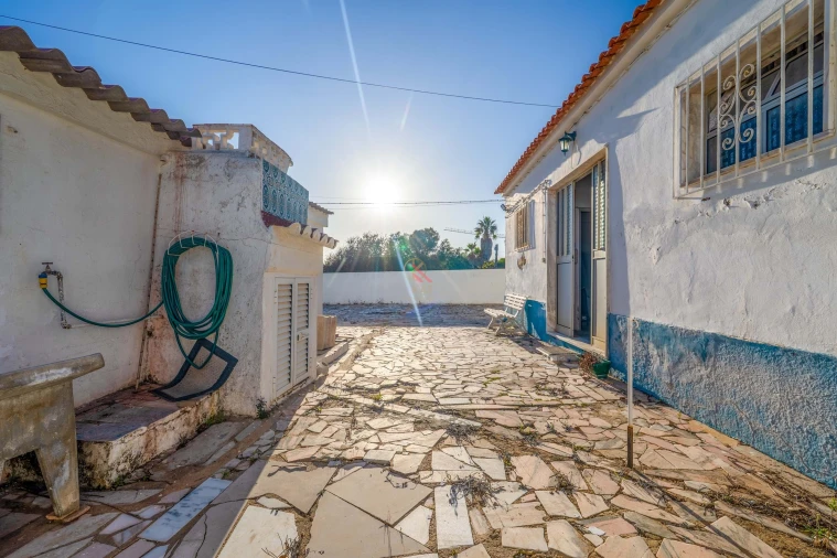 Moradia T5 para Venda em Lagos (São Sebastião e Santa Maria) Foto 24