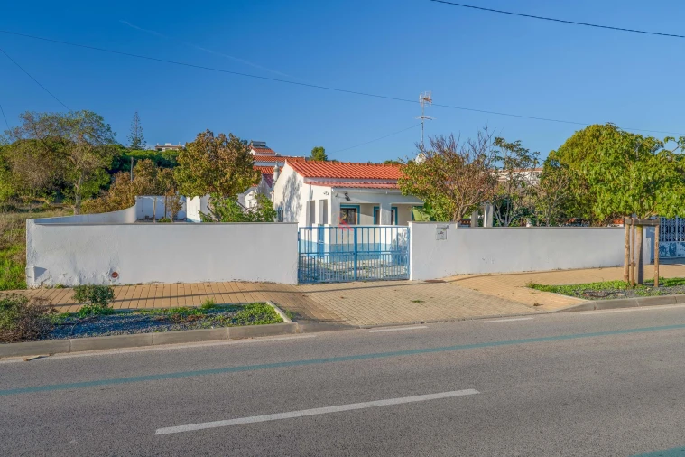 Moradia T5 para Venda em Lagos (São Sebastião e Santa Maria) Foto 3