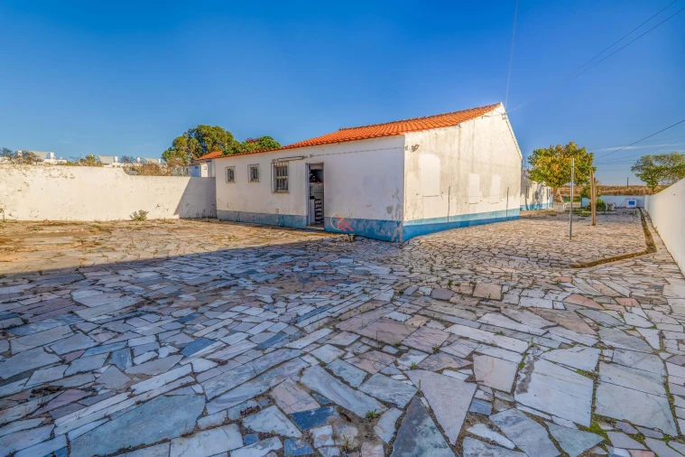 Moradia T5 para Venda em Lagos (São Sebastião e Santa Maria) Foto 23