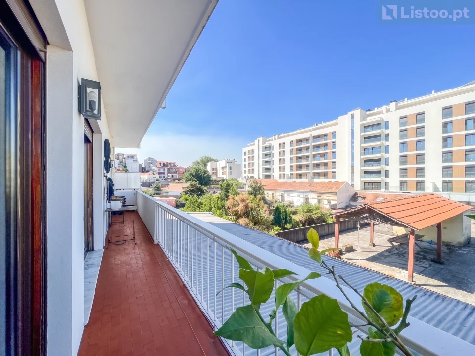 Apartamento T5 para Venda em Paranhos Foto 6