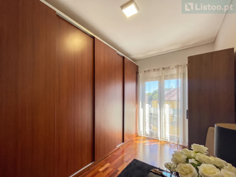 Apartamento T5 para Venda em Paranhos Foto 23