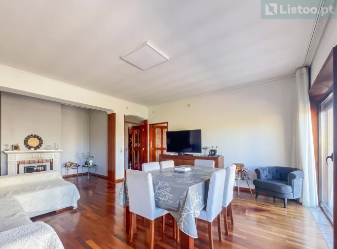 Apartamento T5 para Venda em Paranhos Foto 9