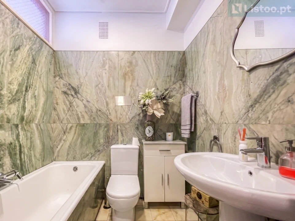 Apartamento T5 para Venda em Paranhos Foto 30