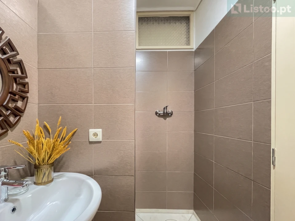 Apartamento T5 para Venda em Paranhos Foto 18