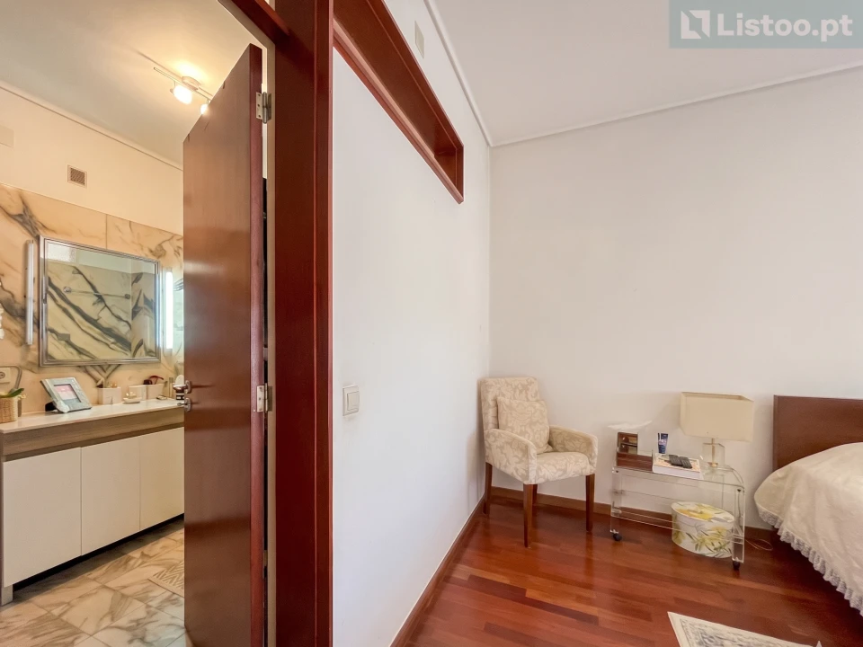 Apartamento T5 para Venda em Paranhos Foto 26