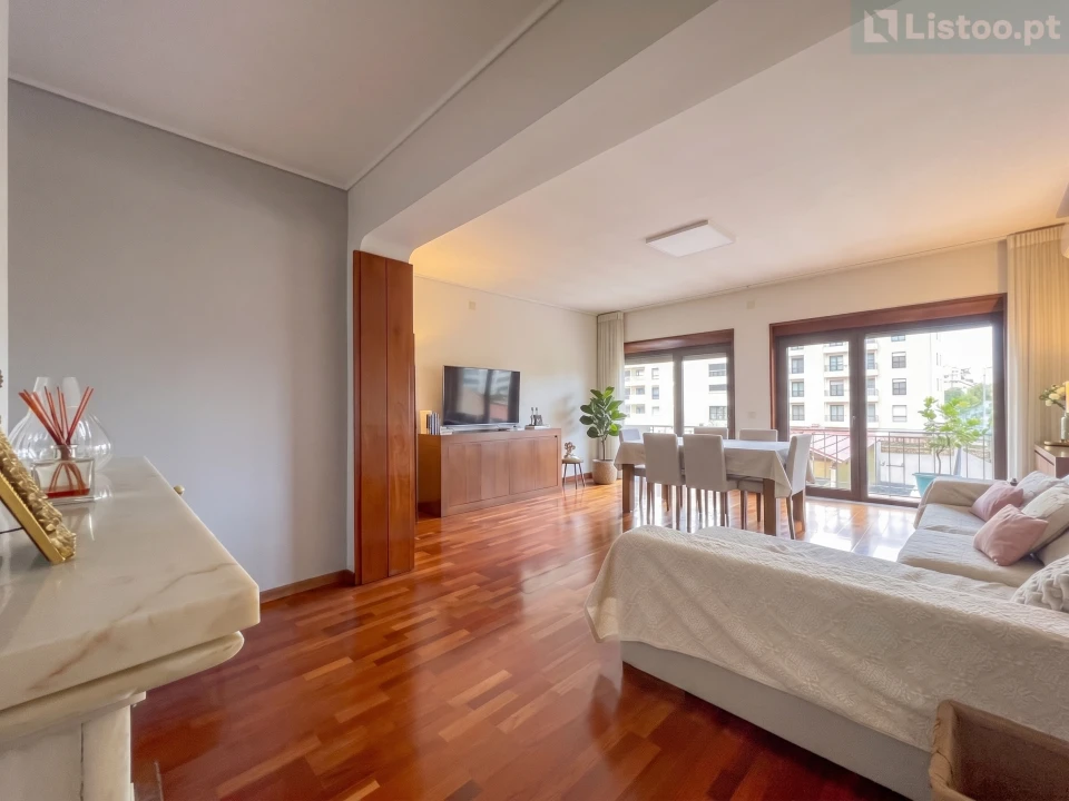Apartamento T5 para Venda em Paranhos Foto 2